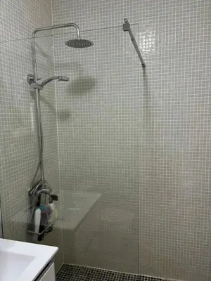 Un baño de CALLE PLUTON 77