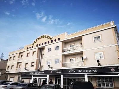 Edificio en el que se encuentra el hostal o pensión