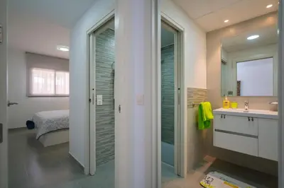 Un baño de Apartment Cerezas