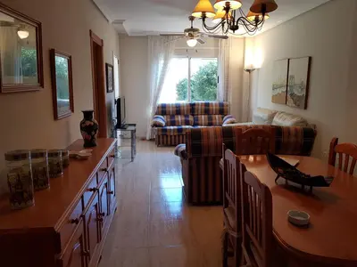 Un restaurante o sitio para comer en Apartamento Aguadulce Moreno