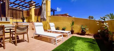 Jardín al aire libre en Agua Marinas - Tu ático con Jacuzzi Privado!