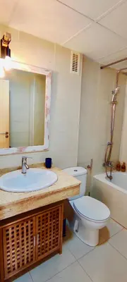 Un baño de Agua Marinas - Tu ático con Jacuzzi Privado!