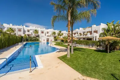 Piscina en o cerca de Rosa