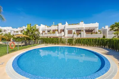 Piscina en o cerca de Rosa