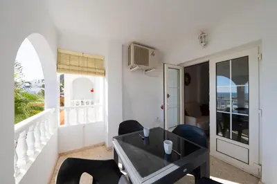 Un balcón o terraza de Apartamento Balcón de San José, piscina, parking