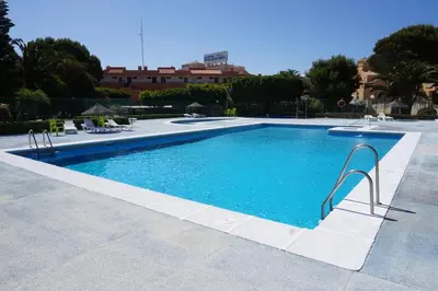 Piscina en o cerca de Riviera - Pueblo Italia
