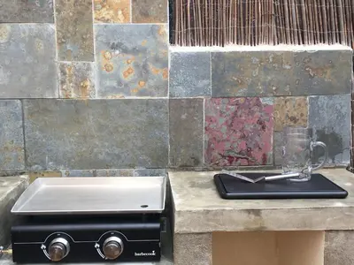 Una cocina o zona de cocina en oasis del toyo golf&beach private garden wifi
