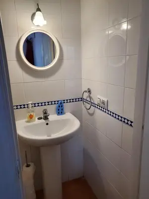 Un baño de DUPLEX ESPECTACULAR en PRIMERA LÍNEA NATURISTA!
