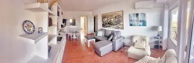 Zona de estar de Apartamento Roquetas de Mar Urbanización, 2 dormitorios, Gran Terraza con vista al mar, wi-fi, parking y piscina
