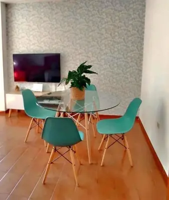 Una televisión o centro de entretenimiento en Piso Grande cerca Playa con 5 Aires Acondicionados