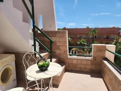 Un balcón o terraza de ÁTICO DUPLEX ESPECTACULAR MARMOLADO con PISCINA PRIVADA!