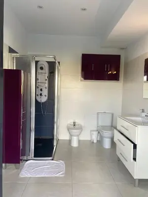 Un baño de Blu las negras