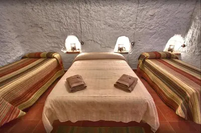 Cama o camas de una habitación en Charming rental with shared pool in Gorafe