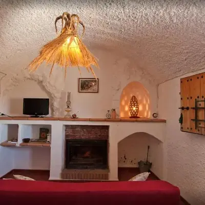 Charming rental with shared pool in Gorafe