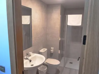 Un baño de Hostal Casa Fermina- A 2 horas de las pistas de esquí