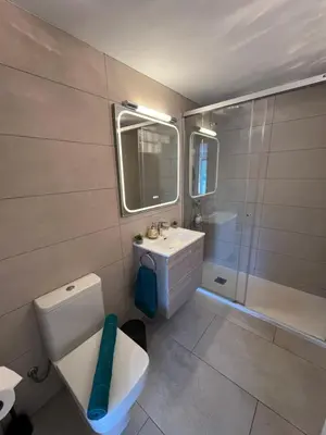 Un baño de Villa with HEATED Pool and Amazing Mountain and Sea Views No Young Groups Allowed