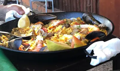 Comida en o cerca de este apartamento