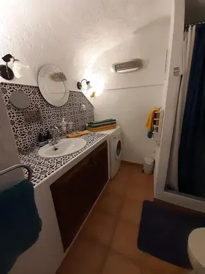 Un baño de Cuevas Galera - Cuevas de la Luz