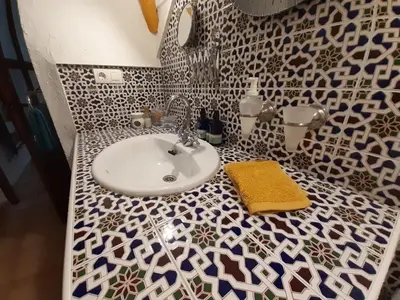 Un baño de Cuevas Galera - Cuevas de la Luz