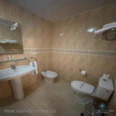 Un baño de Hotel Venta del Pobre