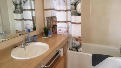 Un baño de Bea Laguna Beach Vera Playa - Private Jacuzzi