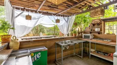 Una cocina o zona de cocina en Spacious villa with mountain view and pool in Baza