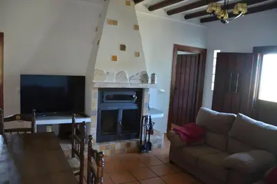 Una televisión o centro de entretenimiento en Villa Garcia - Old Reformed Cortijo