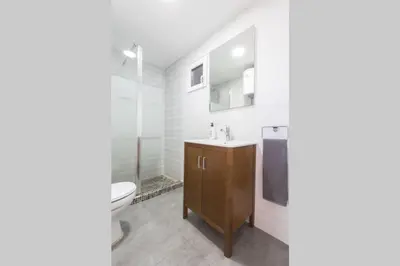 Un baño de APARTAMENTO PRIMERA LINEA