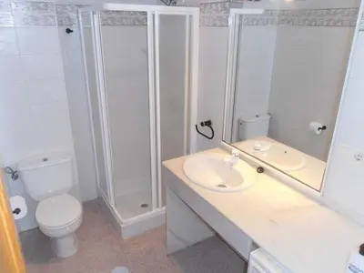 Un baño de ApartRoquetas