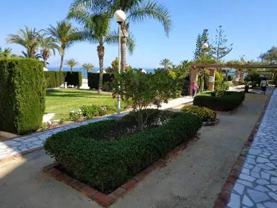 Jardín al aire libre en Spacious house in Roquetas de Mar, 140 m², shared pool