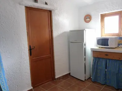 Una cocina o zona de cocina en Cueva Las Rosas-VTAR/GR/02108