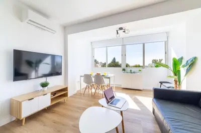 Una televisión o centro de entretenimiento en Trendy Homes Aguadulce Bay