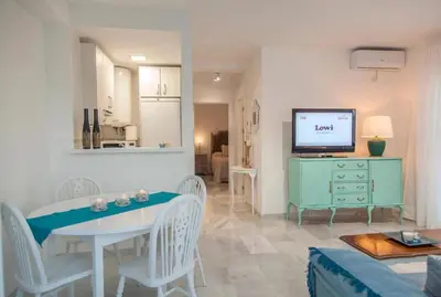 Una cocina o zona de cocina en Coqueto Apartamento con vistas al mar y piscina