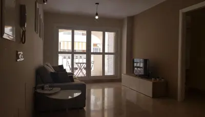 Una televisión o centro de entretenimiento en Stylish apartment in Portofino, near the beach and bars