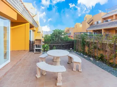 Un balcón o terraza de Charming Coastal Escape