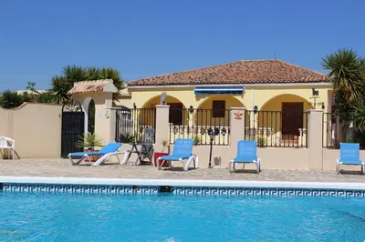 Piscina en o cerca de Casa Mari - fabulous semi-detached villa with swimming pool, tennis court and huge gardens