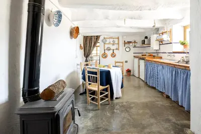 Una cocina o zona de cocina en Casa rural El Fuerte de Atabuey