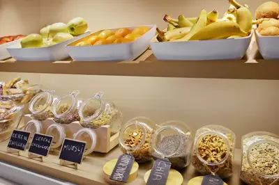 Comida en o cerca de este hotel