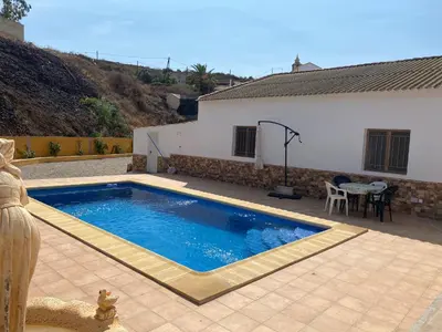 Piscina en o cerca de Chalet con piscina privada de 4 dormitorios Las Herrerias -cerca de Vera Playa-