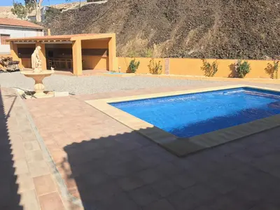 Piscina en o cerca de Chalet con piscina privada de 4 dormitorios Las Herrerias -cerca de Vera Playa-