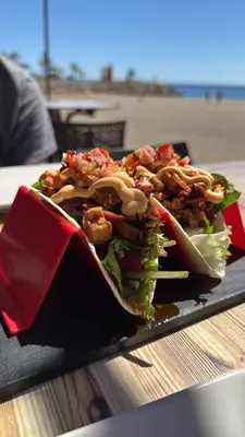 Comida en o cerca de este apartamento