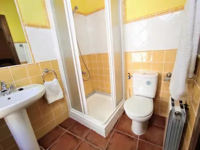 Un baño de Casa Rural Alquife
