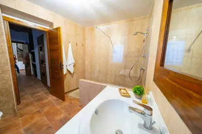 Un baño de Casa Rural Casa Las Flores