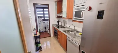 Una cocina o zona de cocina en Homes of Spain, Precioso apartamento Pueblo Salinas S, Vera playa, WIFI