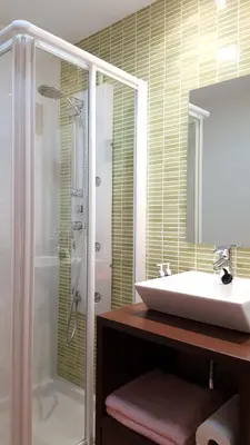 Un baño de Homes of Spain, Precioso apartamento Pueblo Salinas S, Vera playa, WIFI