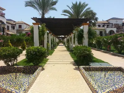 Jardín al aire libre en Homes of Spain, Al Andalus Residencial JA Apartamento bajo en frente piscina, WIFI