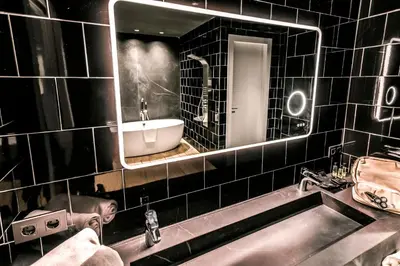 Un baño de HO By Olivencia Paseo de Almeria 9