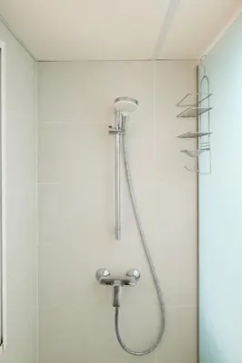 Un baño de La Aldea de Puerto Rey - apartamento a 300 metros del mar con wifi y parking