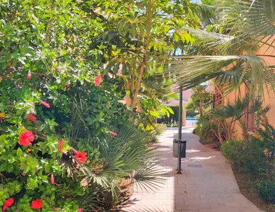 Jardín al aire libre en Villa Laguna - your duplex in the sun!