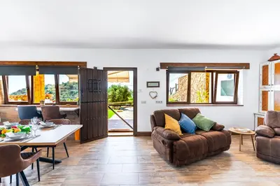 Zona de estar de Villa for 4 with feature pool & great reviews
